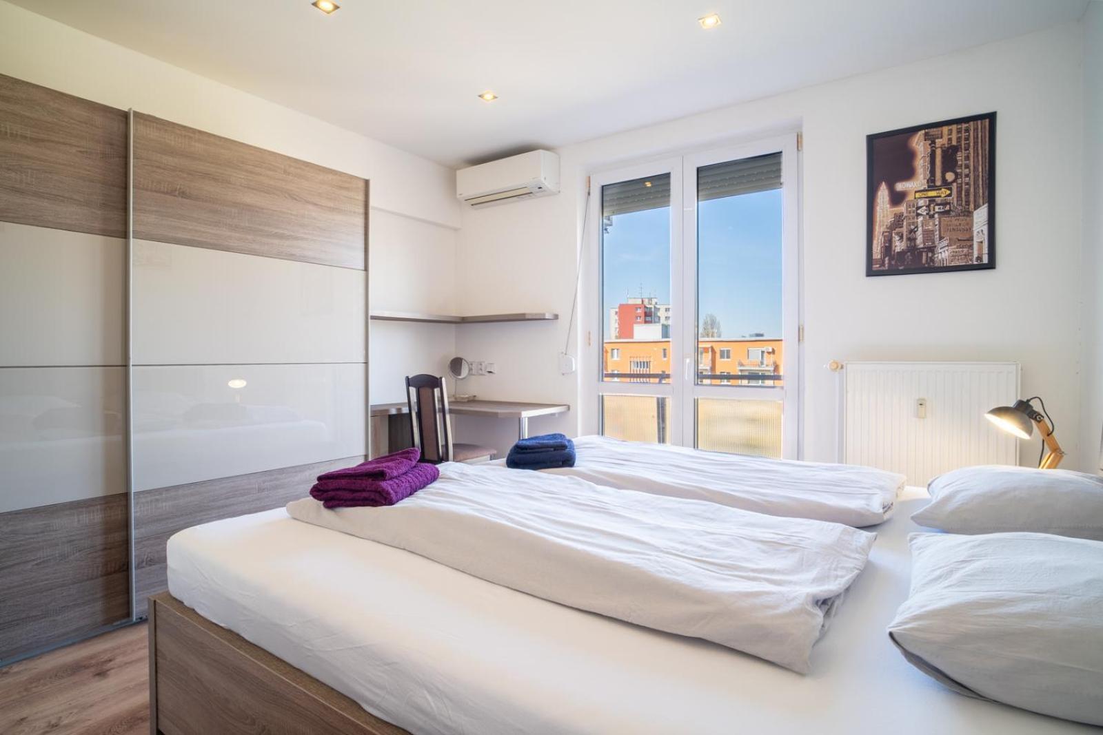 Cozy And Quiet In Wider Center Appartamento